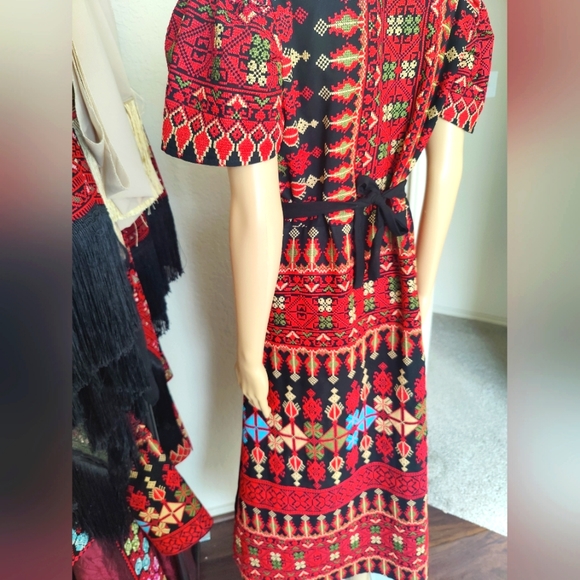 Embroidery Dress - Picture 9 of 15